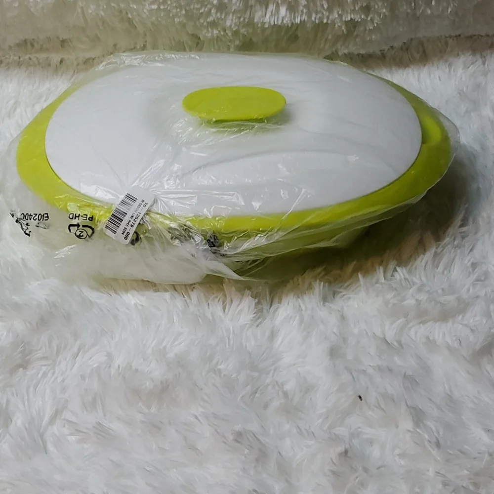 New Tupperware Blossom Serving Dish with spoon